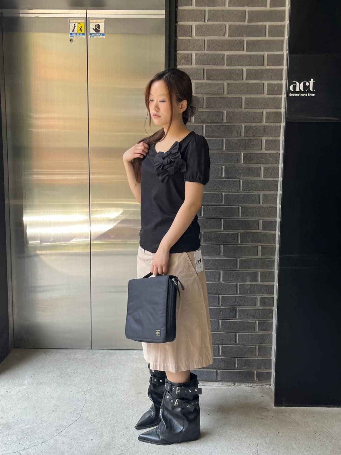 To be Chic 리본 탑 블랙 상품이미지5