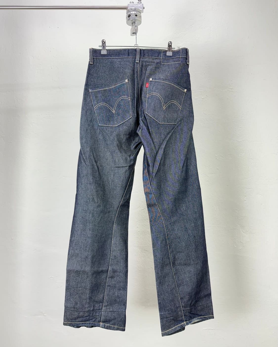 리바이스 엔지니어드 00s 레그 트위스트 데님 팬츠 상품이미지6