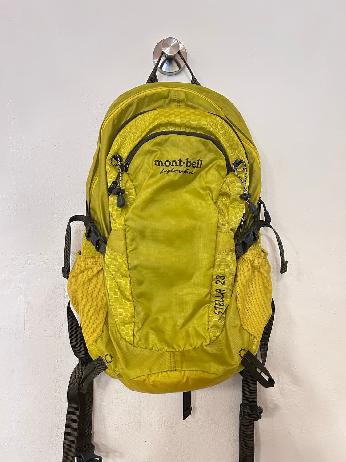 몽벨 스텔라 23 등산 배낭 (라임) 상품이미지1