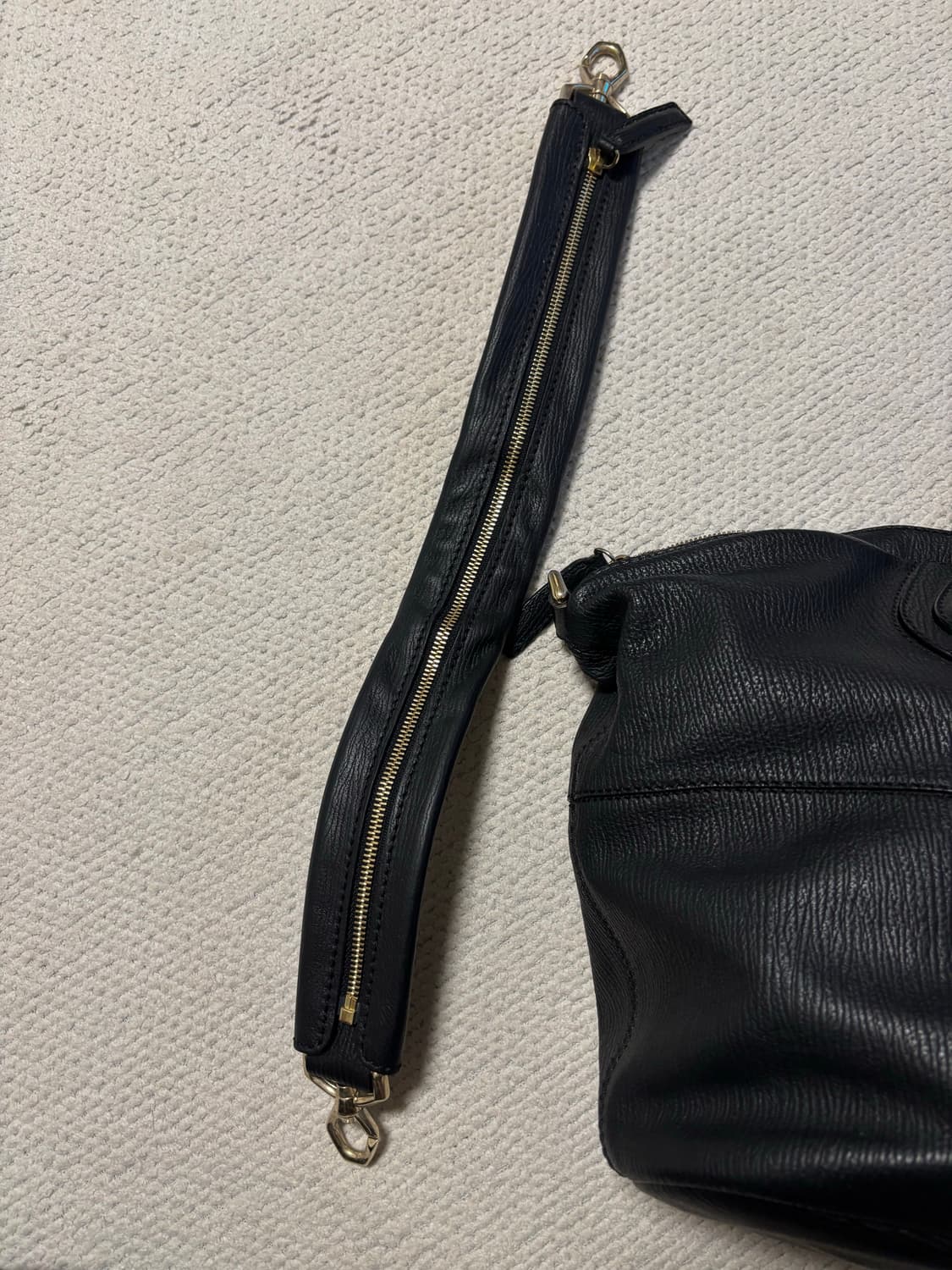 지방시 나이팅게일 블랙 토트백 M사이즈 상품이미지2