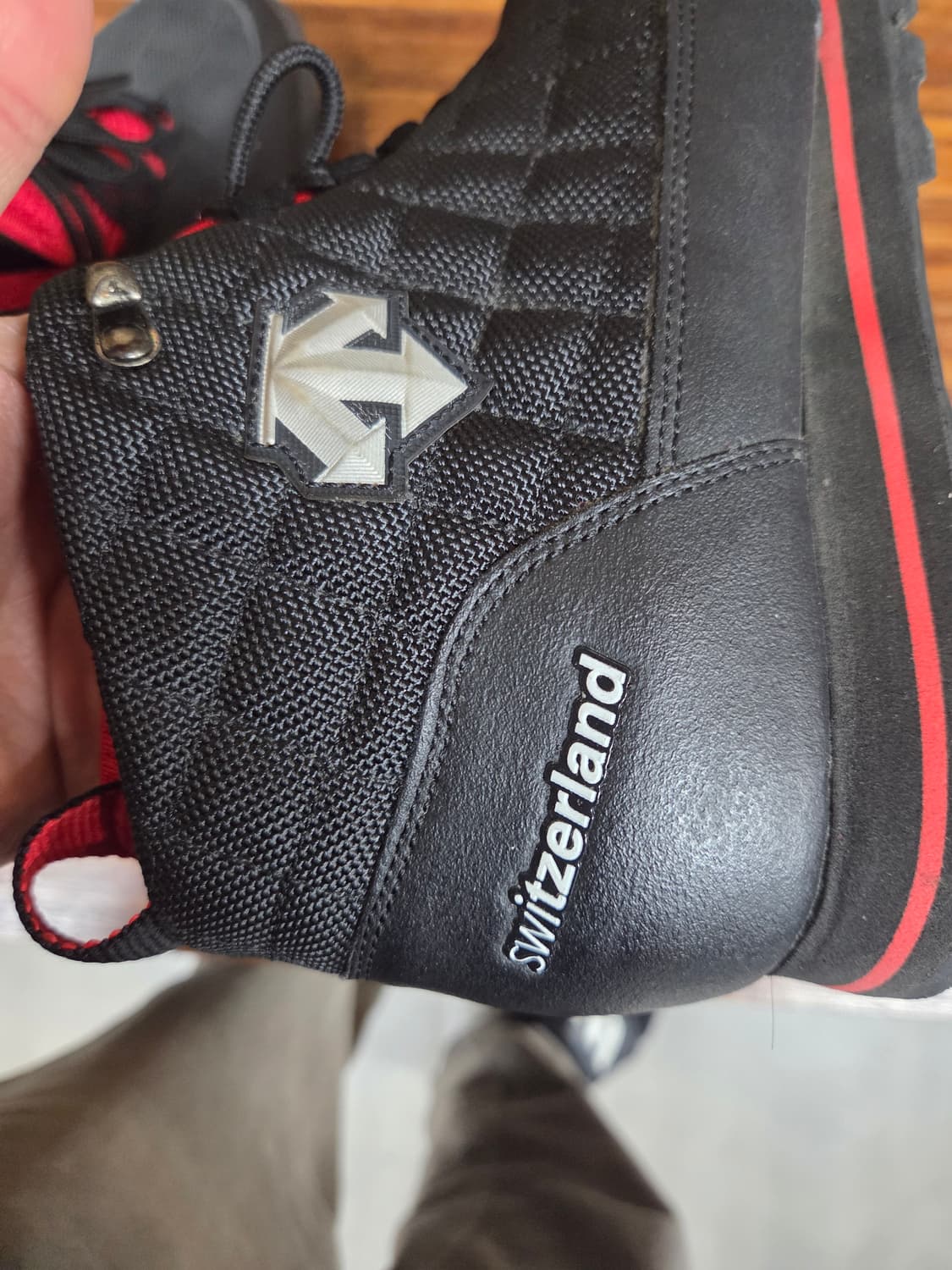 데상트 스위스 퀄팅 디자인 미드 트레킹화 250 상품이미지7