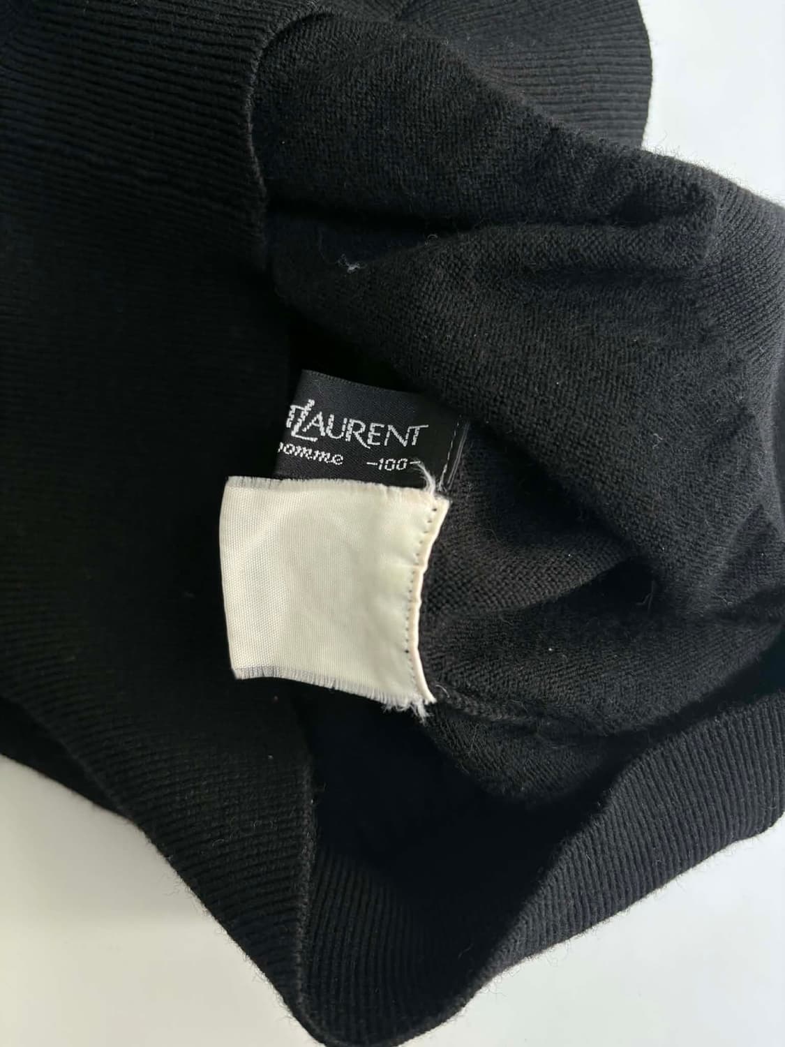 [100] 입생로랑 블랙 터틀넥 울 니트 상품이미지3