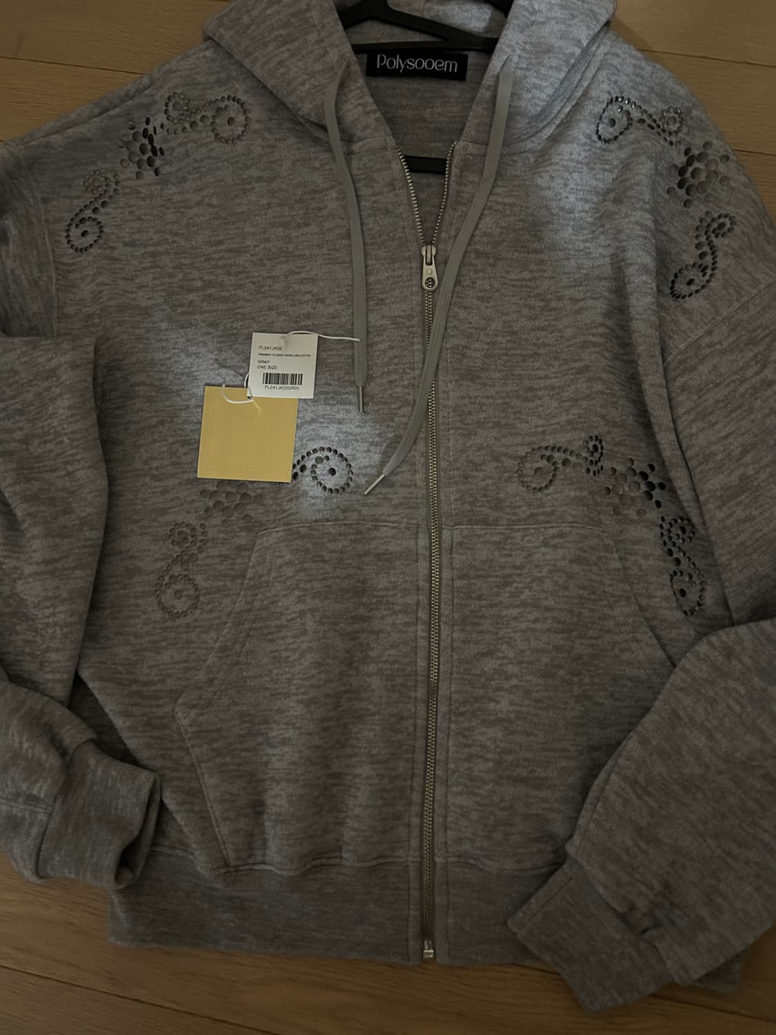 (새상품)폴리수엠 스터드니트후드집업 상품이미지1