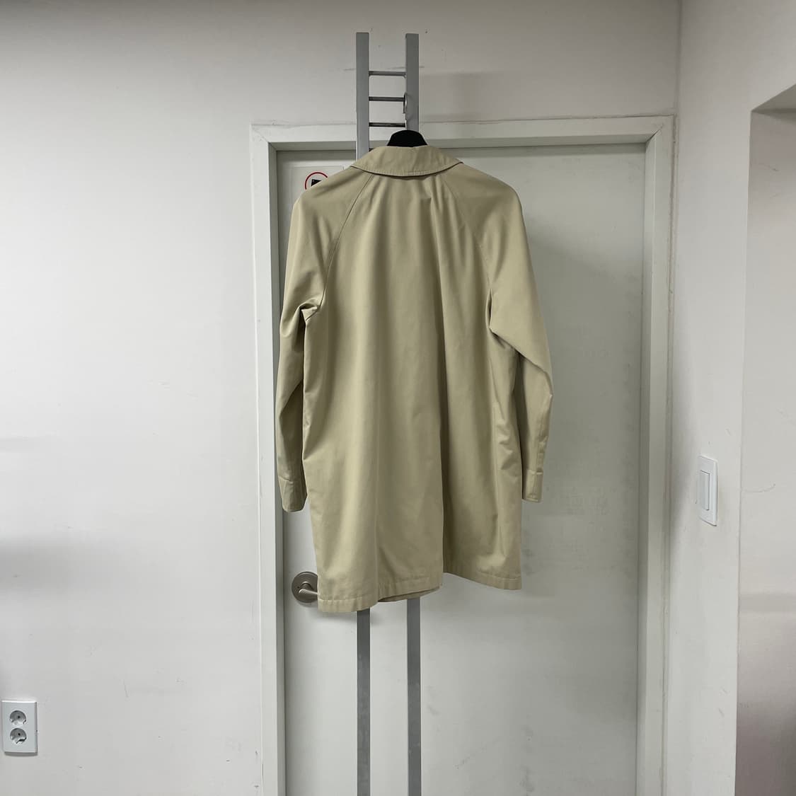 버버리 베이지 트렌치 코트 - 상품이미지7