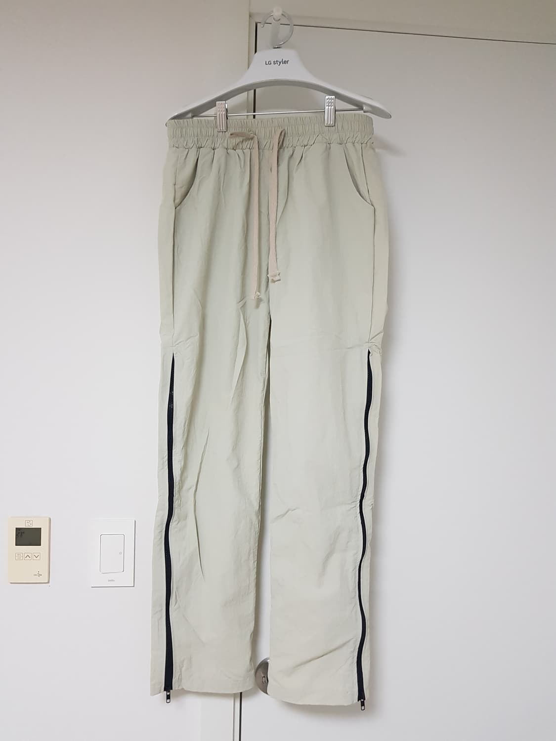 [L/4] 클라코 나일론 사이드 지퍼 팬츠 상품이미지1