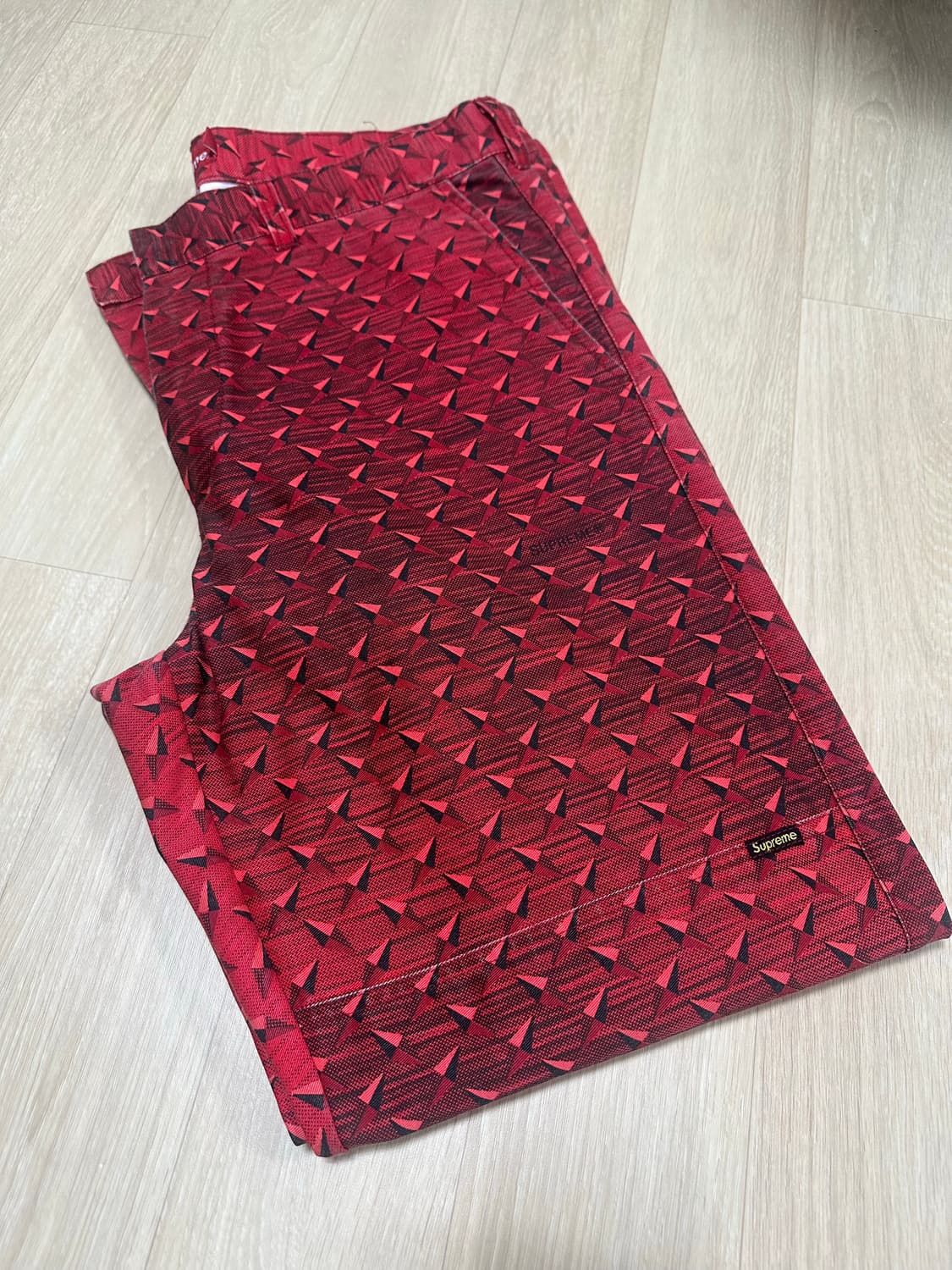 [34] 슈프림 마름모 패턴 팬츠 레드 색상 상품이미지1