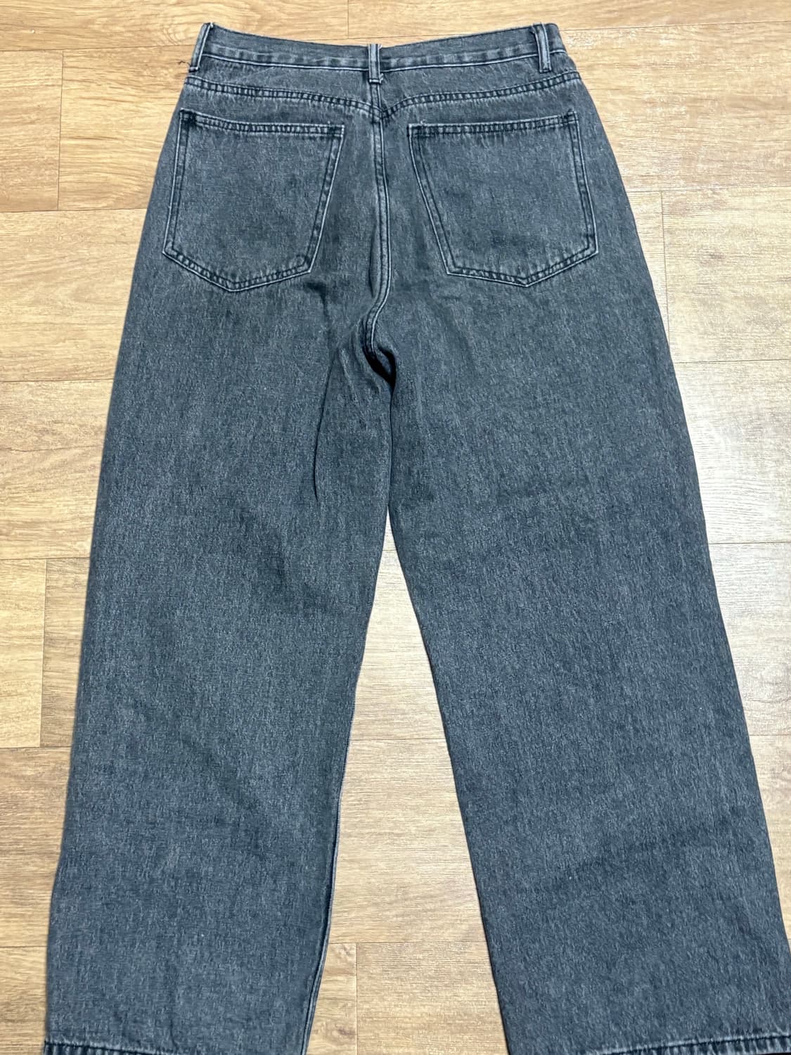 굿라이프웍스 흑청바지 판매합니다 상품이미지3