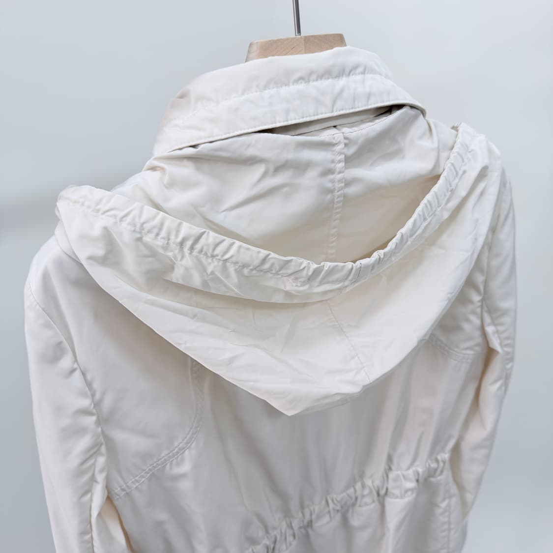[S+급/2] 몽클레어 오크레 여성 후드 바람막이 자켓 아이보리 상품이미지7