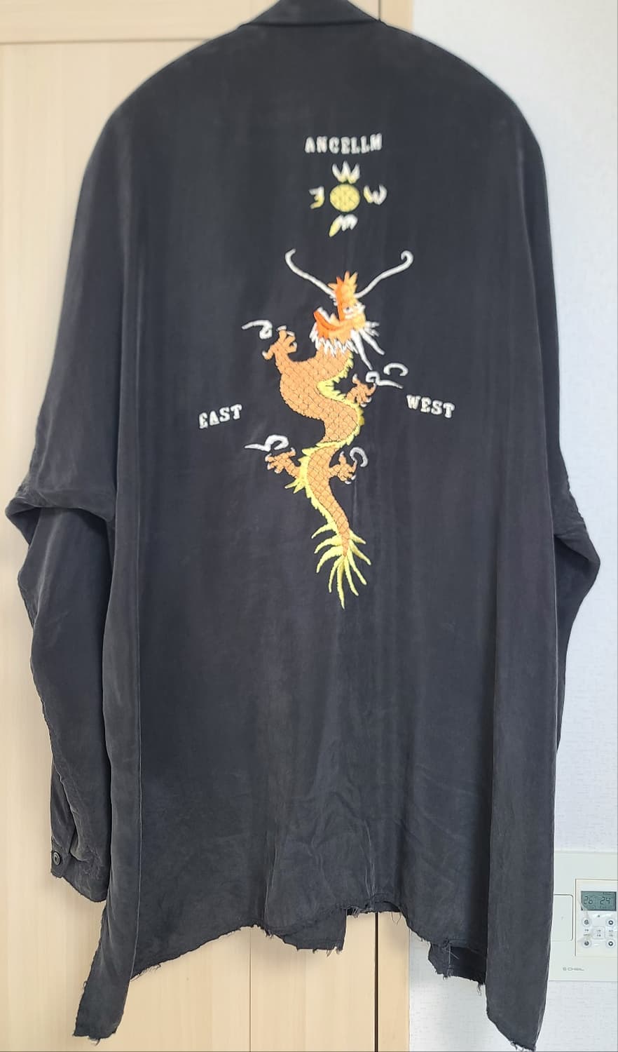 [2] 안셀름 AGING EMBROIDERY SHIRT 셔츠 블랙 상품이미지4