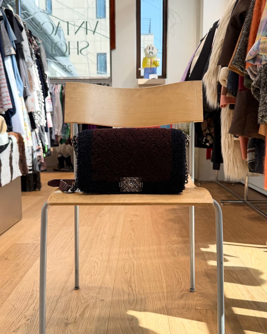 샤넬 브라운 시어링 라지 보이 숄더백 상품이미지1