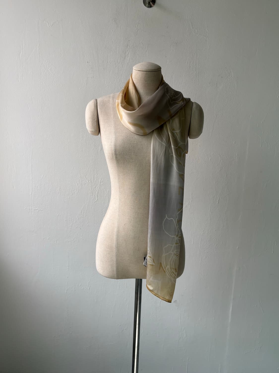 지방시 실크 스카프 상품이미지3