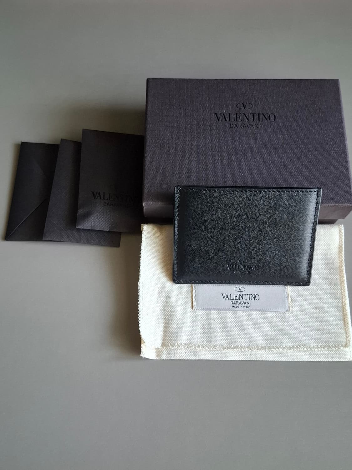 발렌티노 가라바니 락스터드 카드지갑 상품이미지2