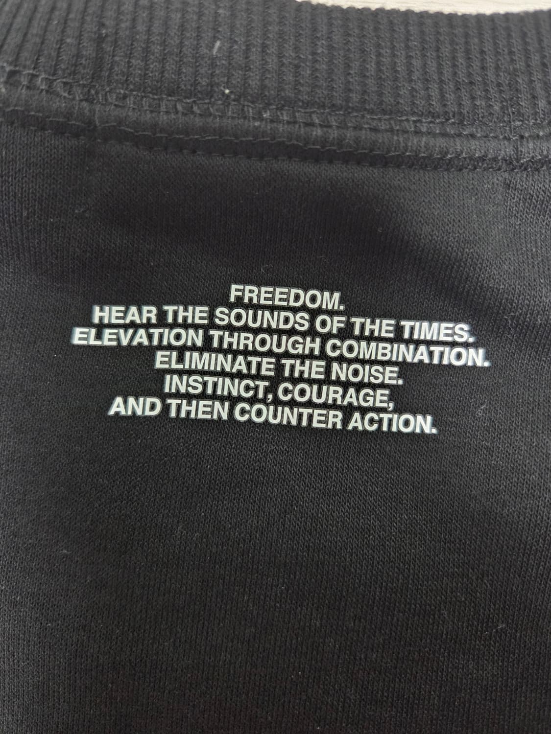 GUx언더커버 로즈 핀치 스웻셔츠 상품이미지8