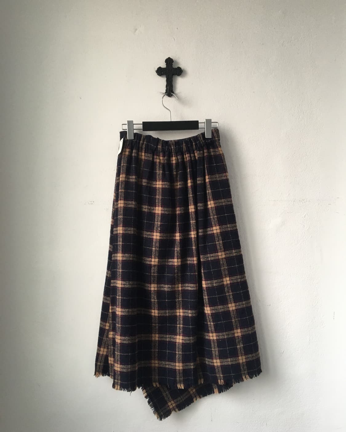 Drape point woolen check pattern skirt 상품이미지3