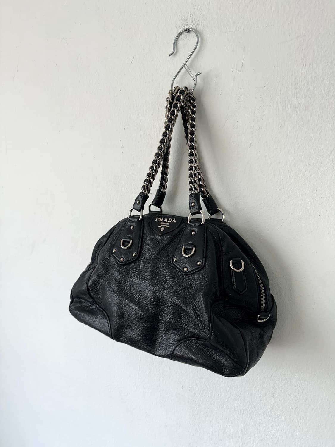 프라다 CERVO LUX 블랙 펄 레더 체인백 상품이미지1