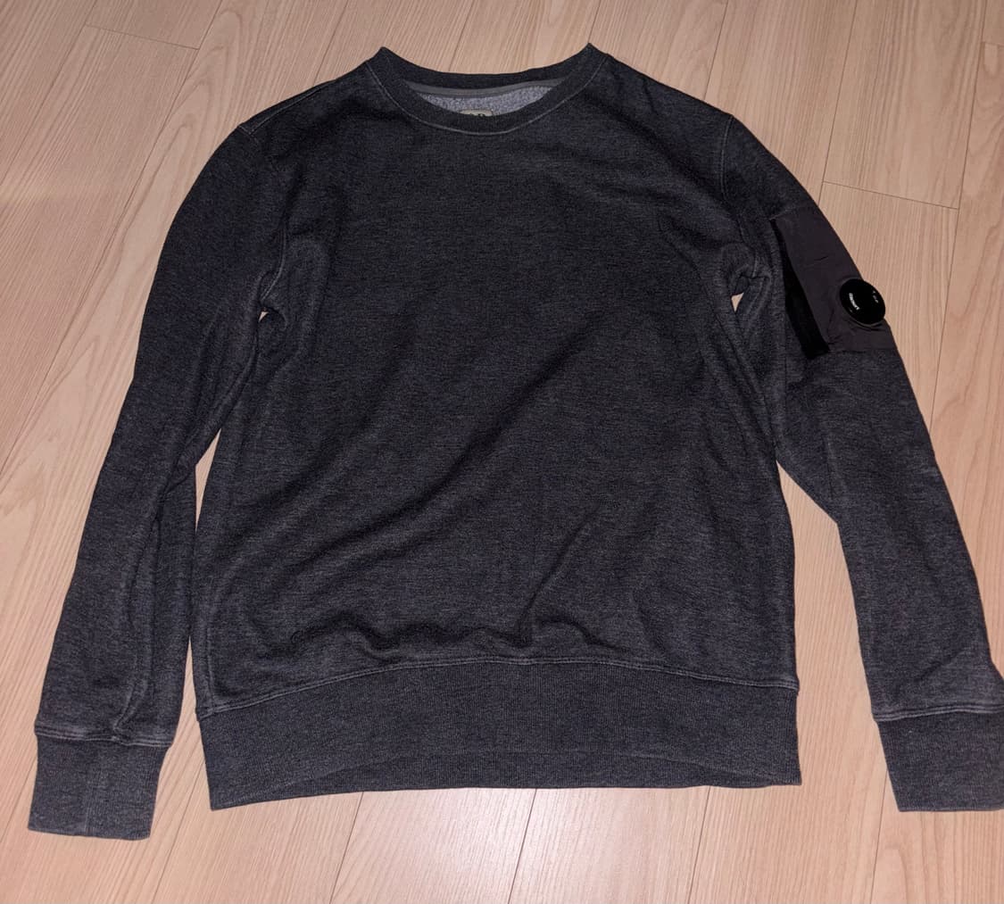 CP컴퍼니 맨투맨 차콜 상품이미지1