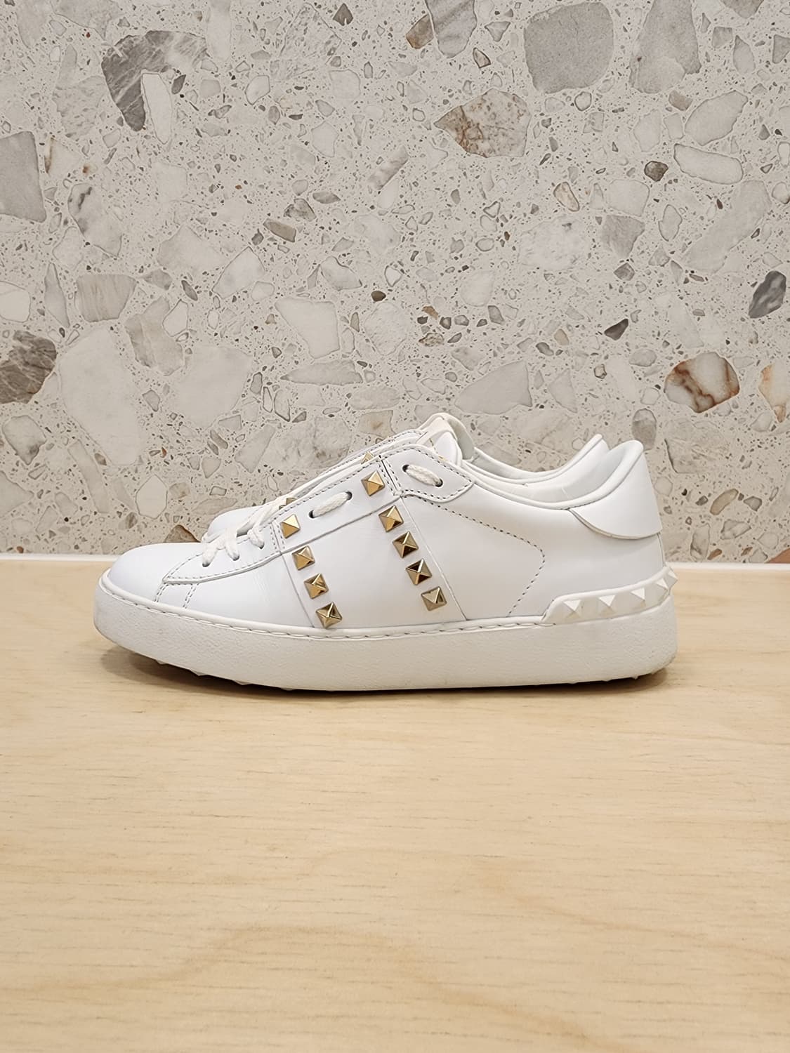 발렌티노 히든오픈 언타이틀 락스터드 스니커즈 37 상품이미지2