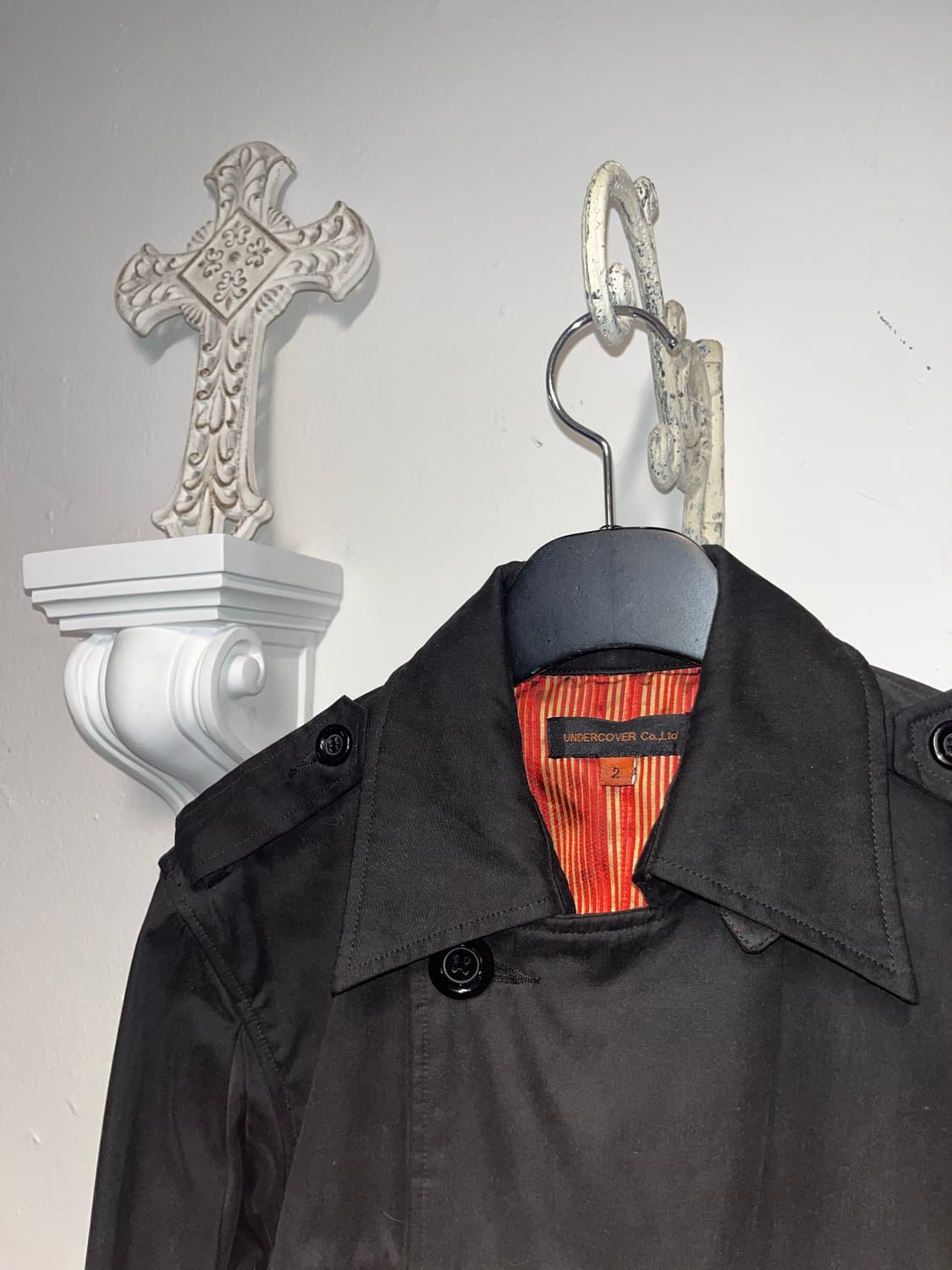 언더커버 Undercover 블랙 커브스 버튼 코트 2 상품이미지3