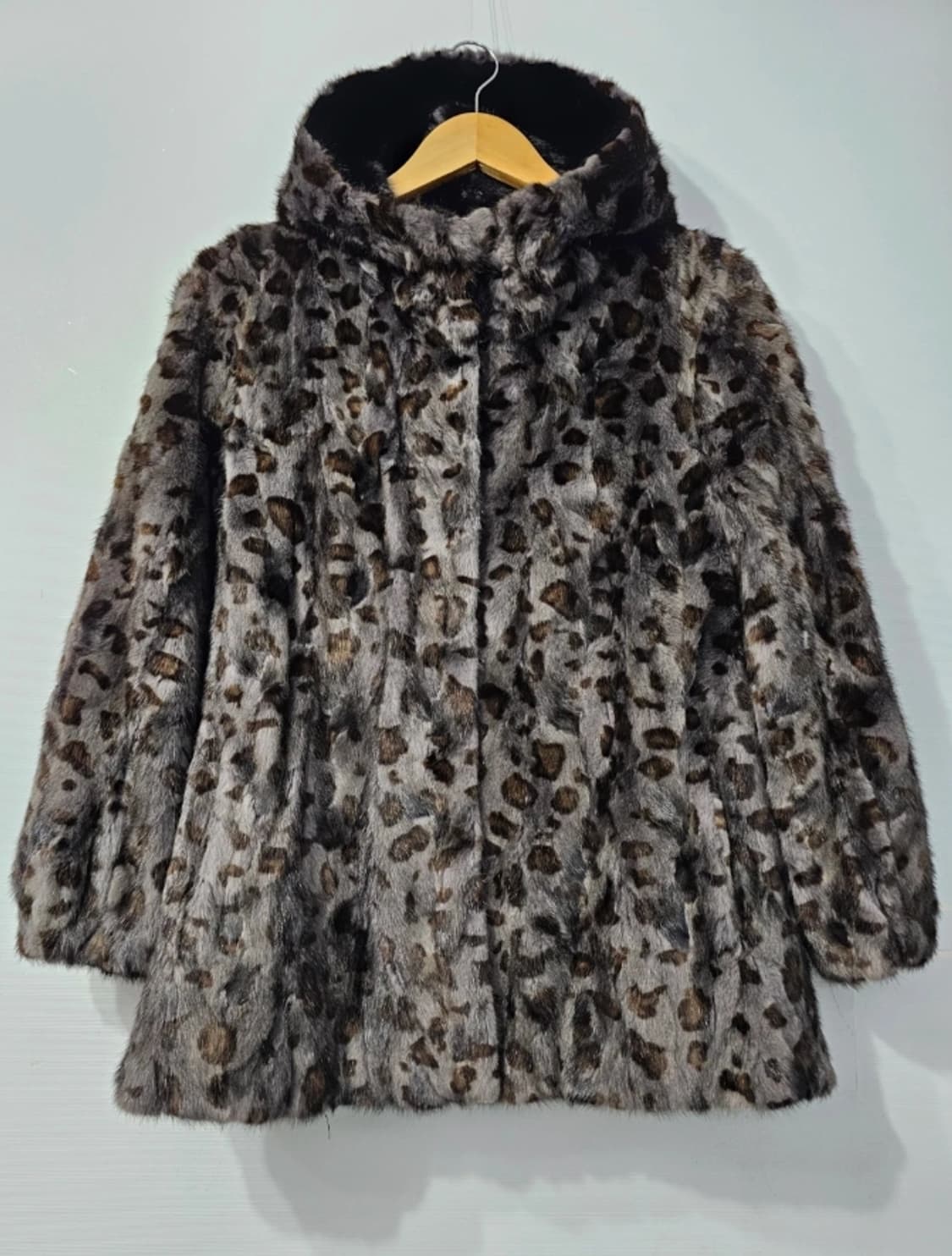 진도 끌레베 레오파드 후드 밍크 코트 ~66 상품이미지1