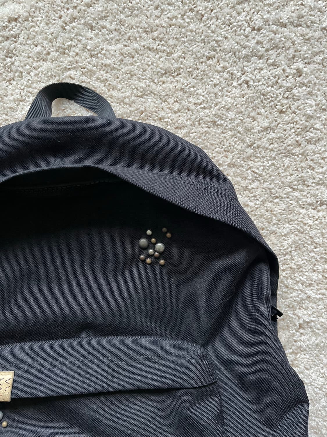 비즈빔 코듀라 22L 커스텀 스터드 백팩 블랙 상품이미지3