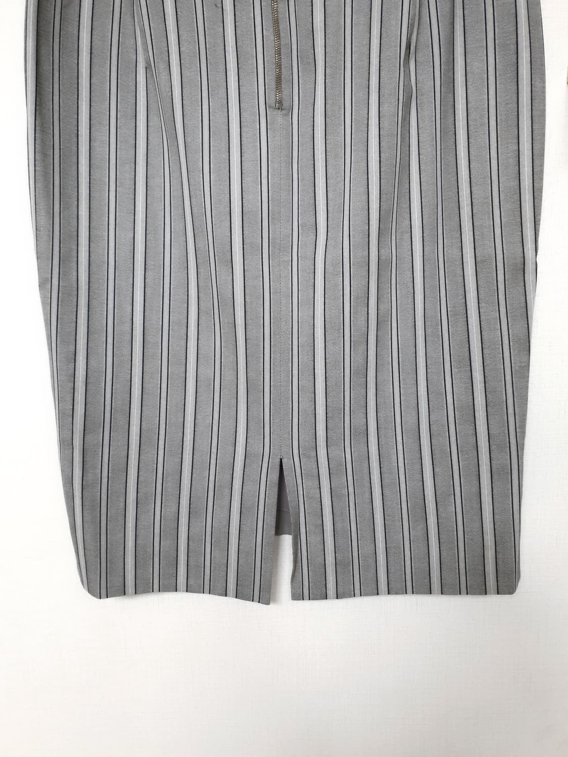 JIGOTT 정품 실크배색 무릎길이스커트 66 스트라이프그레이 상품이미지6