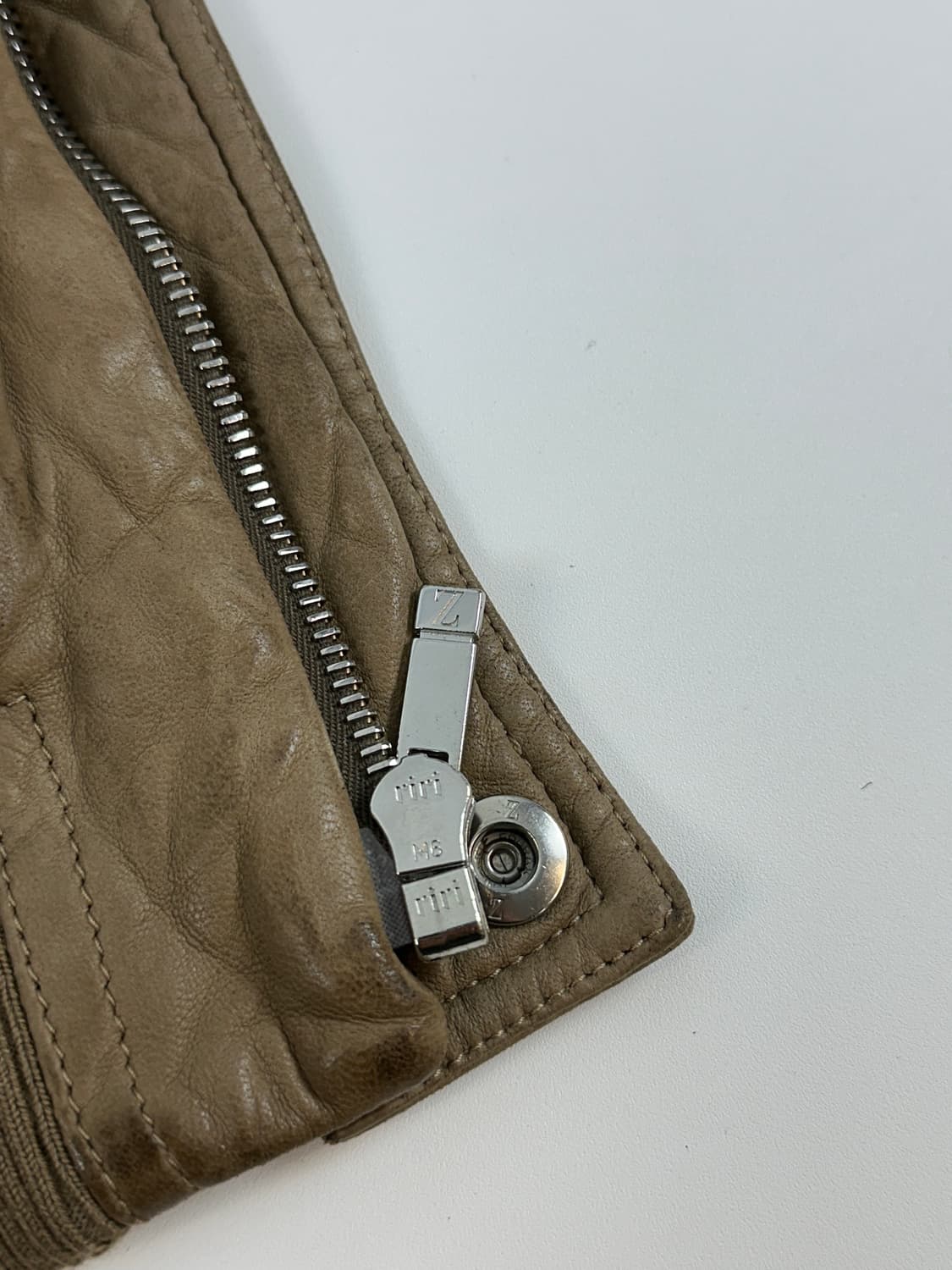 에르메네질도 제냐 A-2 가죽 자켓 50 상품이미지5