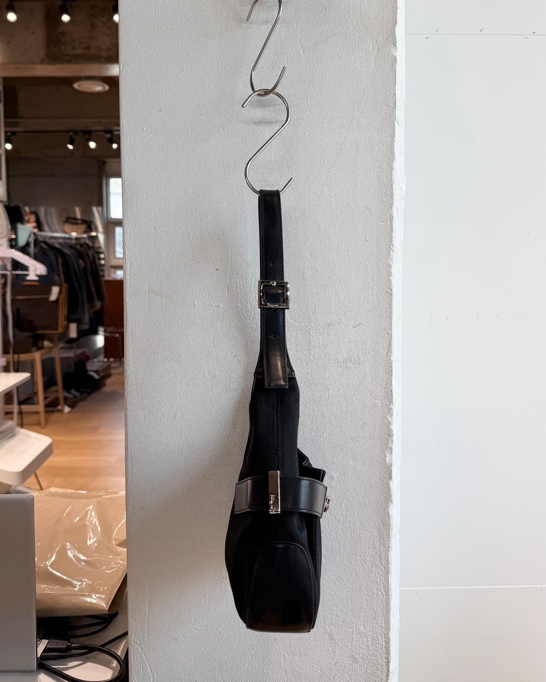 살바토레 페라가모 블랙 간치니 호보 숄더백  상품이미지5