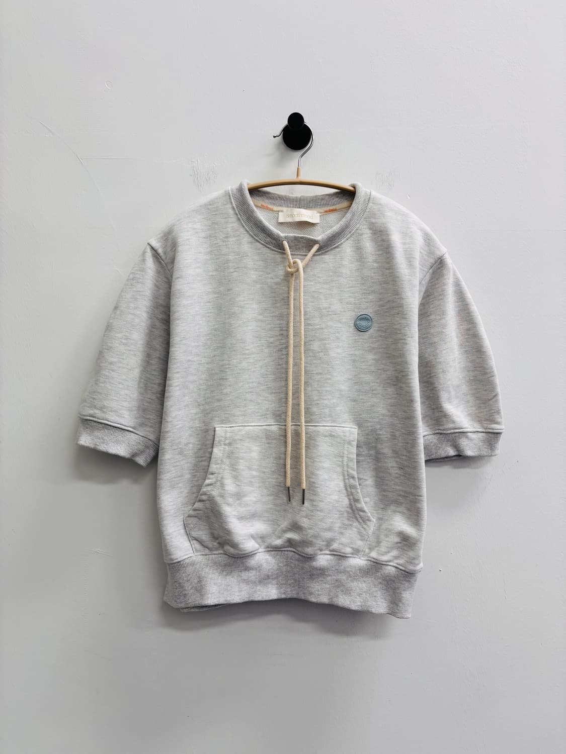 스무스무드(smoothmood) 셔링 로프 반팔 맨투맨 그레이 상품이미지1