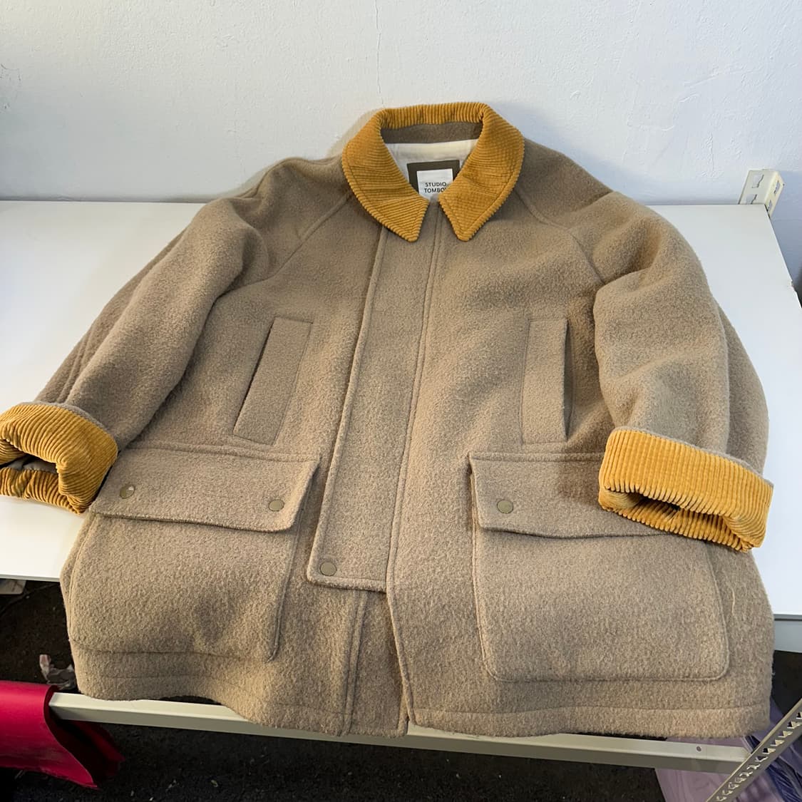 우먼FREE 스튜디오톰보이 베이지 코듀로이배색 발마칸코트 상품이미지1