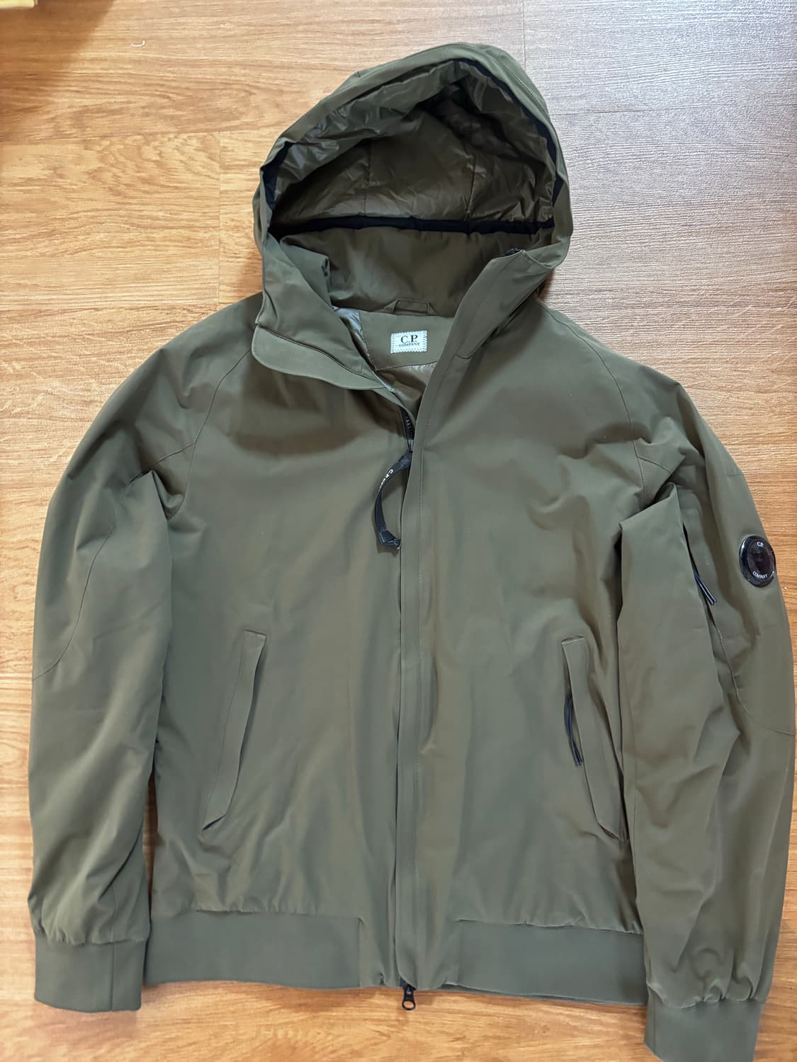 Cp컴퍼니 프로텍 바람막이 상품이미지1