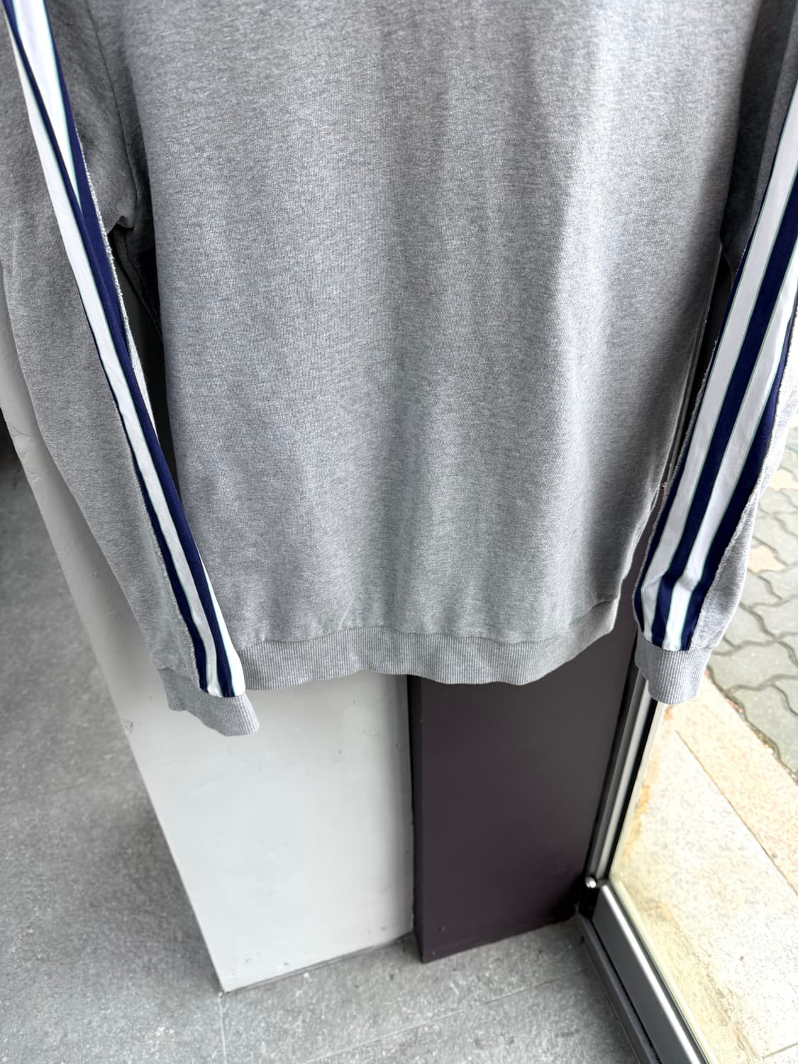 .46/ 솔리드옴므 백로고 셔츠레이어링 맨투맨 상품이미지4