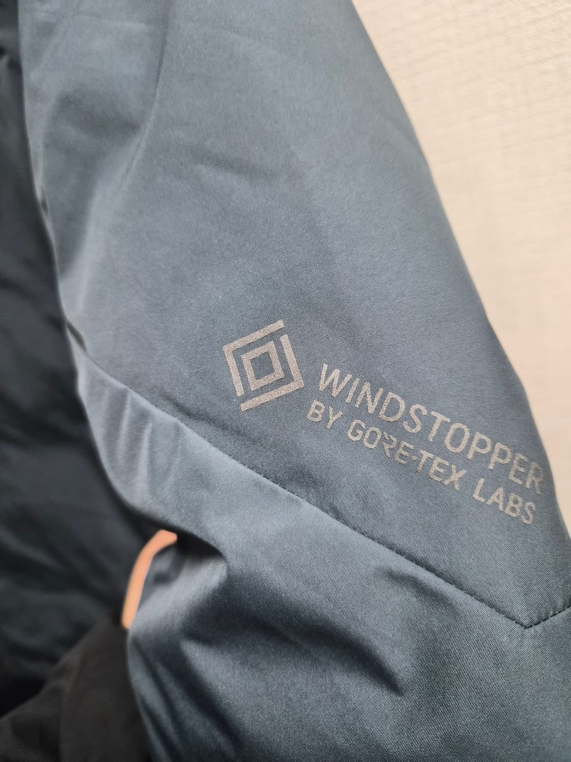 새제품 XL) NEPA 네파 윈드스토퍼 구스다운 패딩 팝니다 상품이미지3