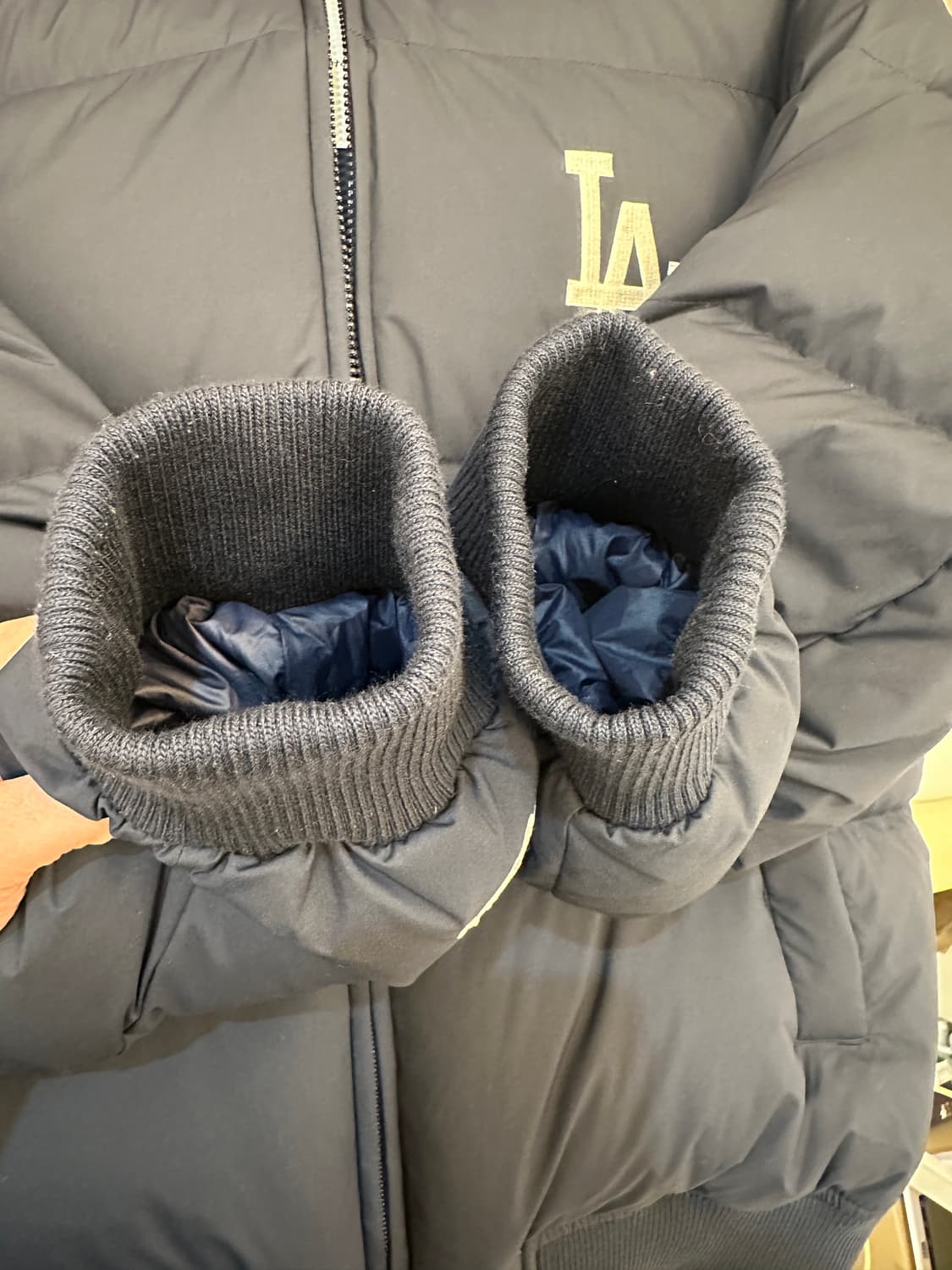 100) 뉴에라 LA 네이비 오리털 숏 패딩 점퍼 상품이미지6