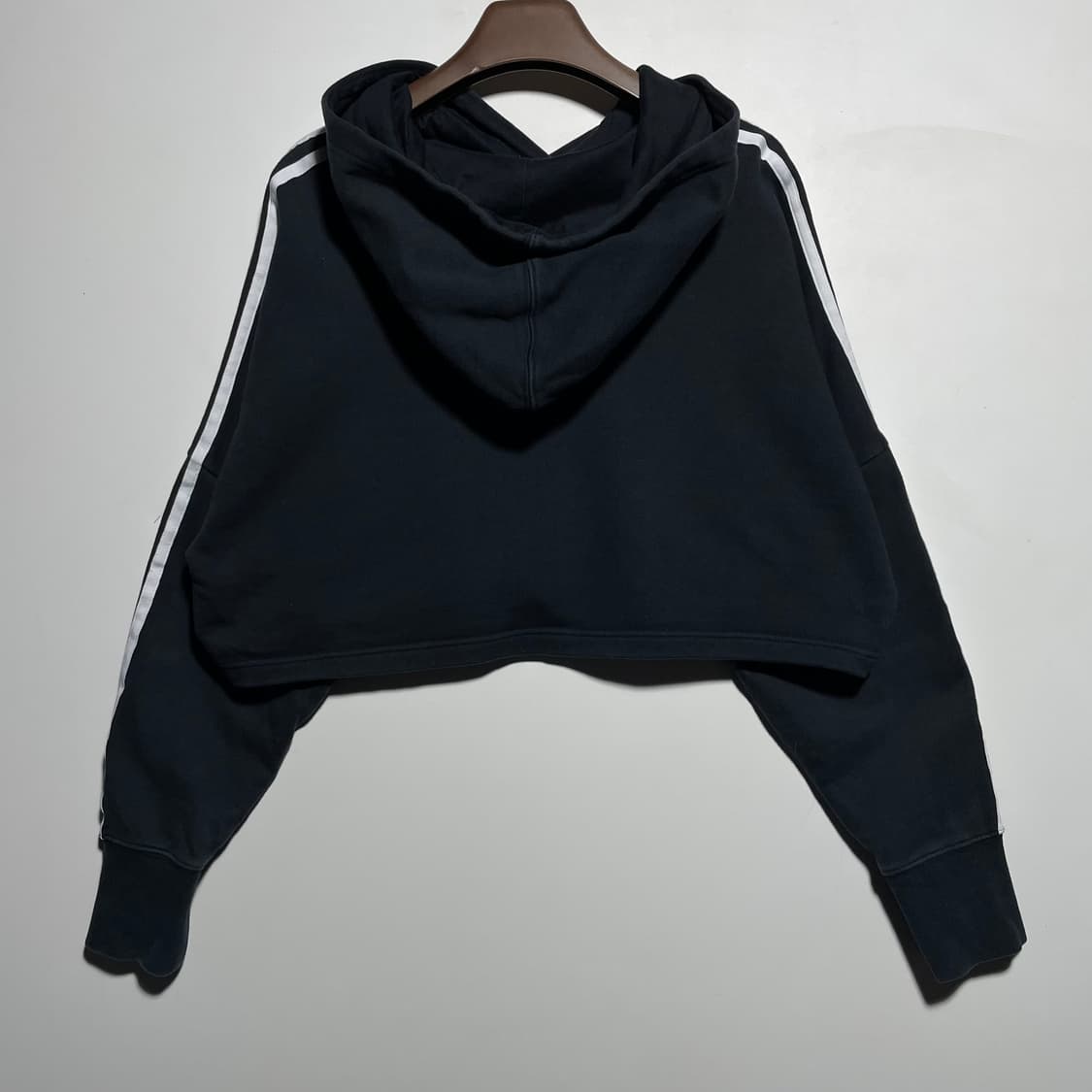 아디다스 크롭 후드티 상품이미지2