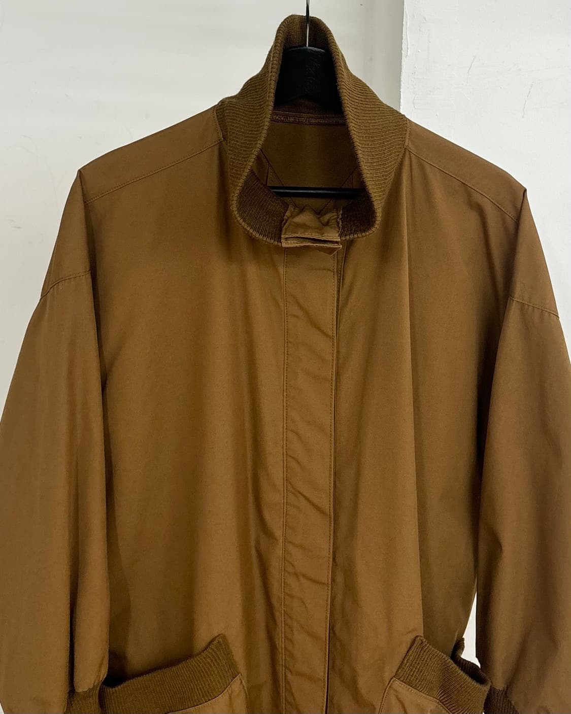 이세이미야케 디자인스튜디오 브라운 하이넥 롱 코트 상품이미지2