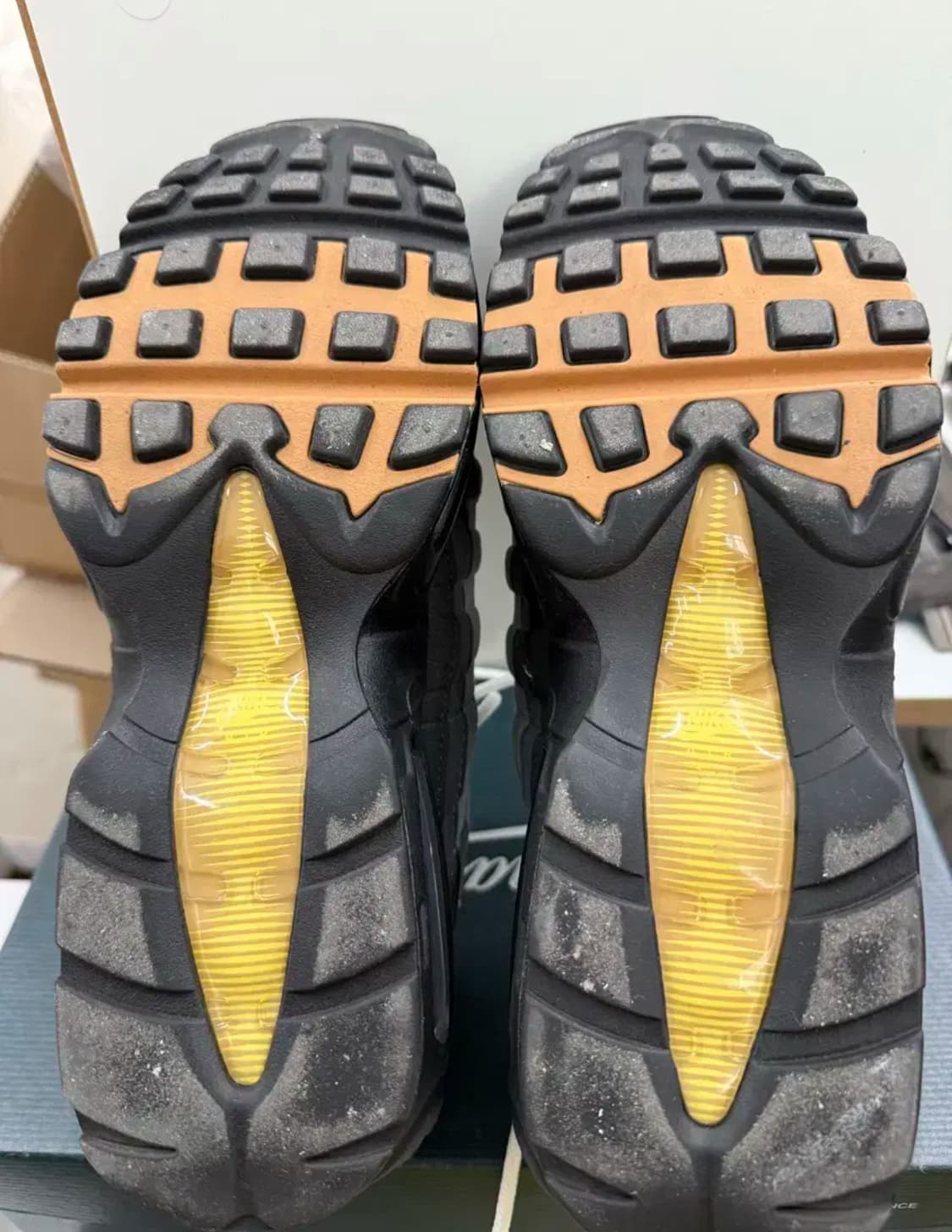 에어맥스95 나이키 Air Max 95 Wolf Grey 엘로우스트라이크 상품이미지3