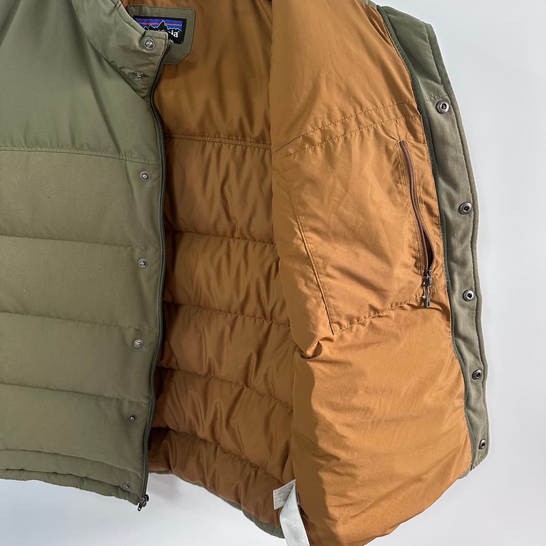 파타고니아 카키 다운 베스트 (va.24) 상품이미지3