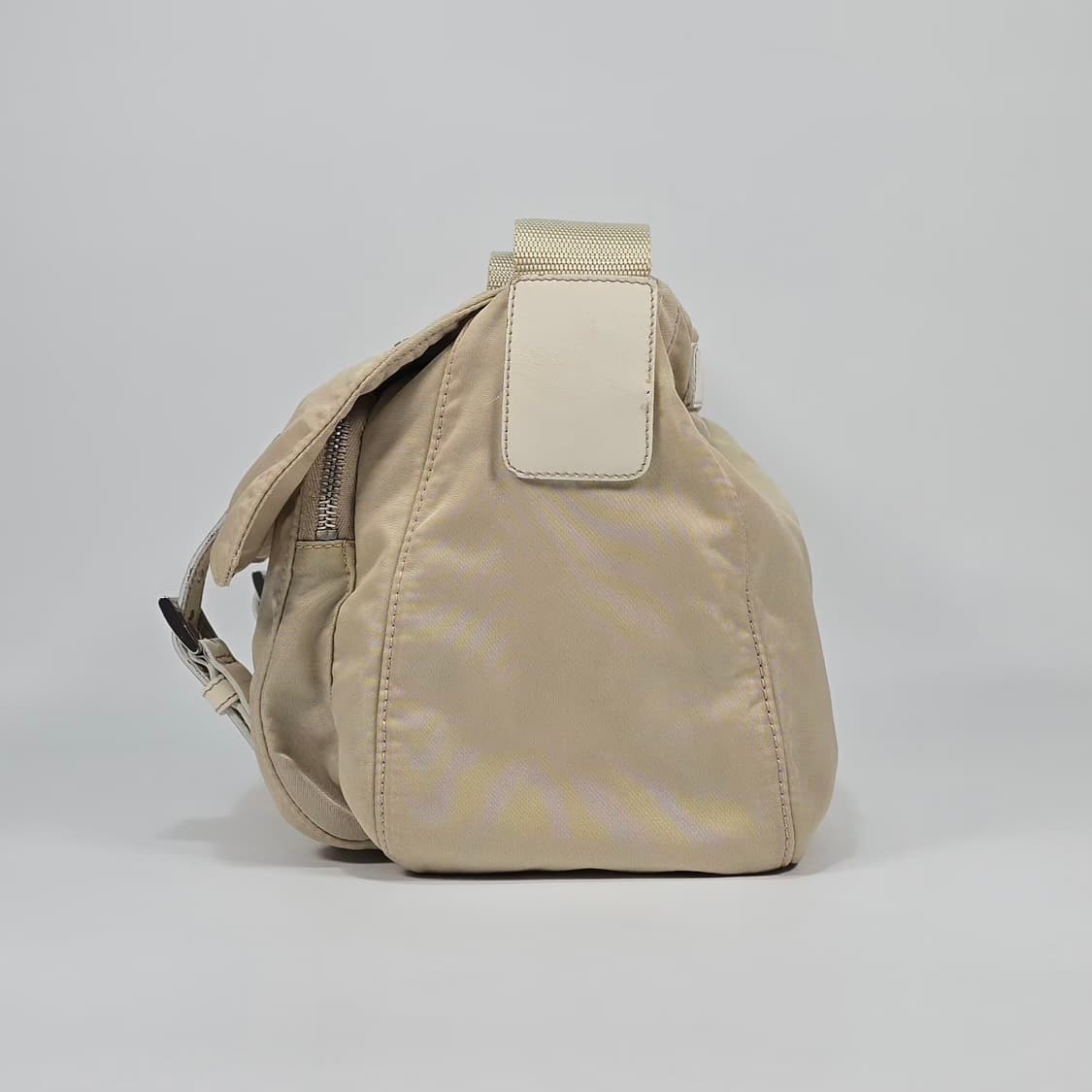 프라다 나일론 메신져 크로스백 상품이미지4