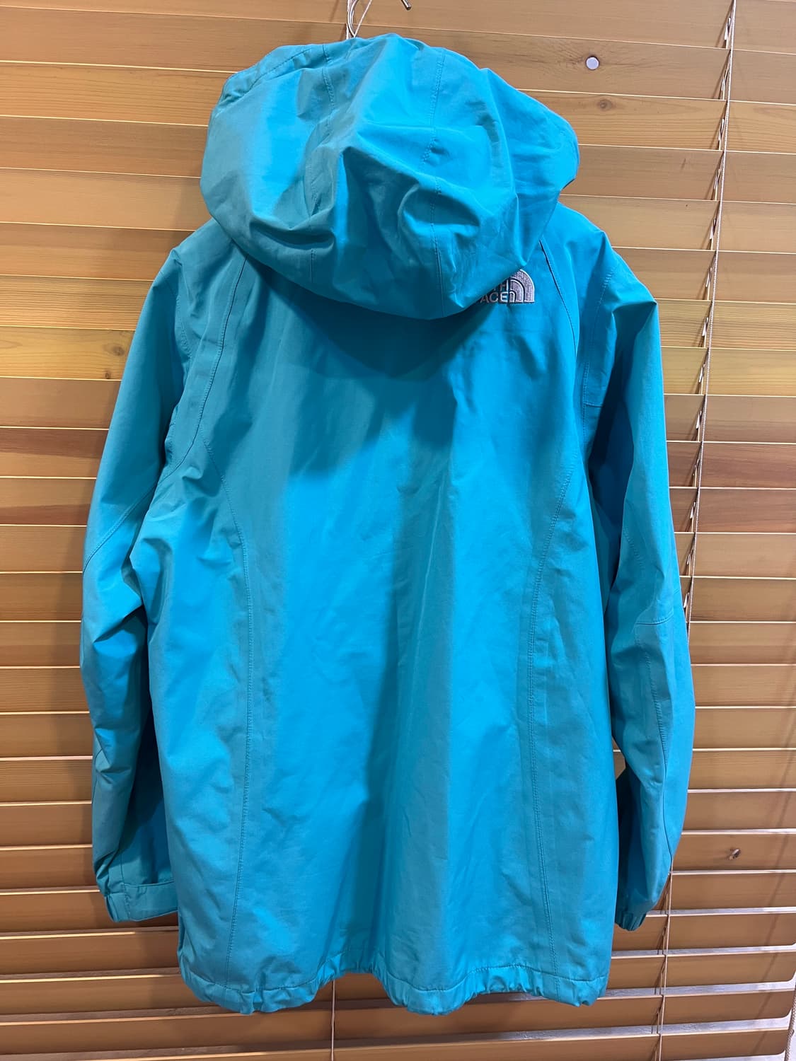 노스페이스 여성 스카이블루 고어텍스 후드집업점퍼 바람막이점퍼 상품이미지3