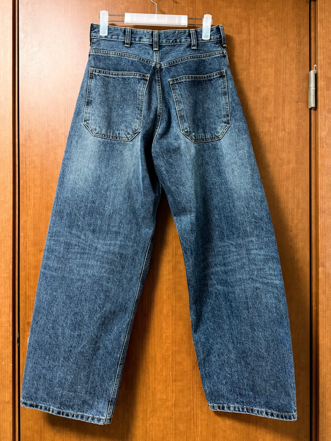 해칭룸 와이드 커브드진 워시드블루 1사이즈 (XS) 상품이미지2