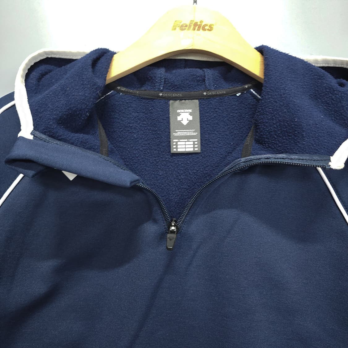 데상트 로고 후드 풀오버 105 상품이미지3