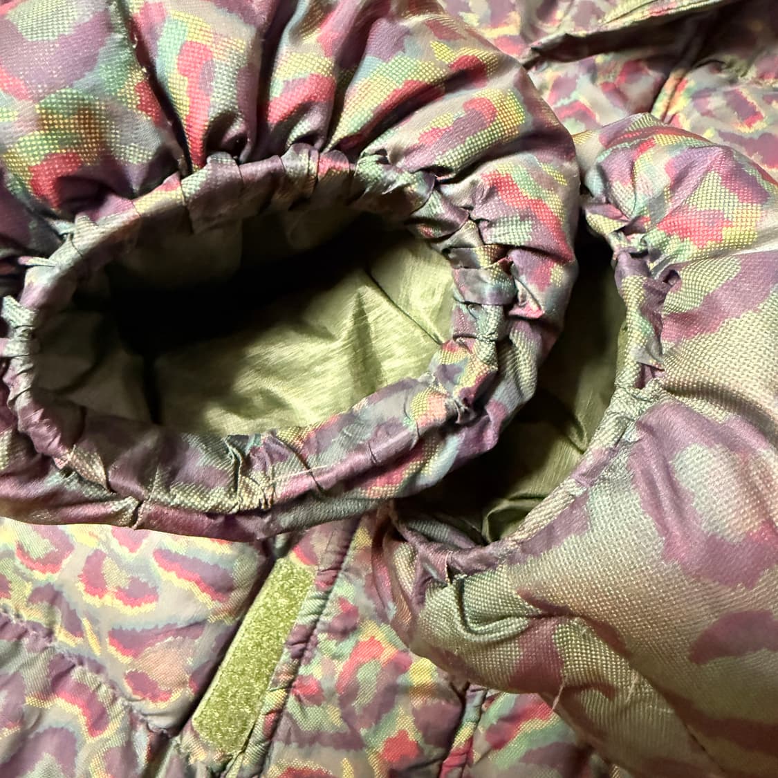 슈프림 700필 다운자켓 레오파드 M 상품이미지4