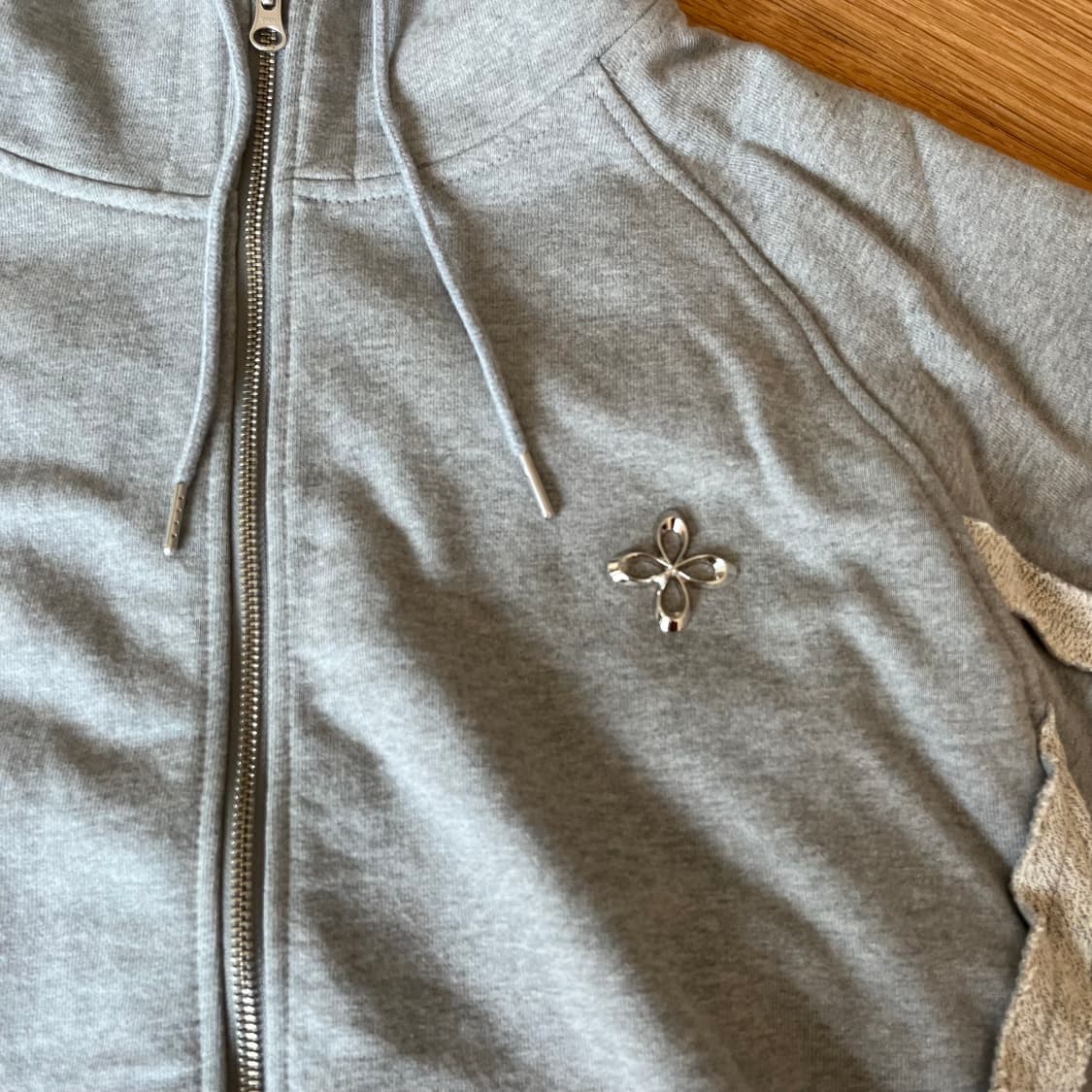 써저리 후드집업 s 새상품 판매 상품이미지2