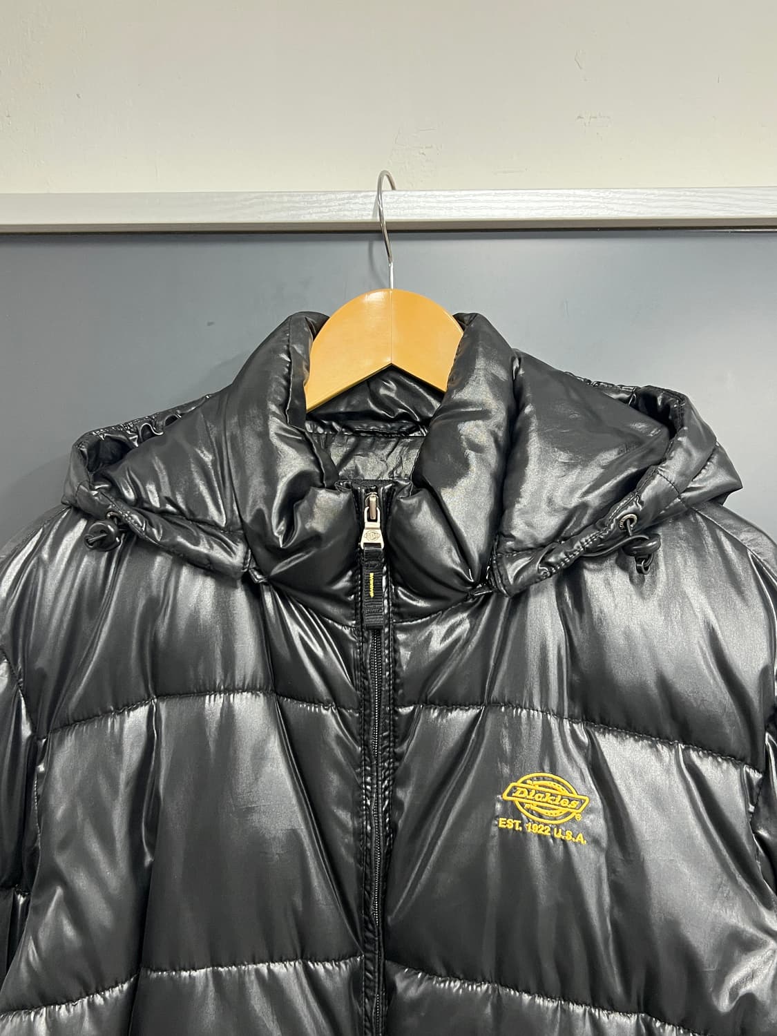 Dickies 디키즈 빅로고 유광 패딩 점퍼 상품이미지3