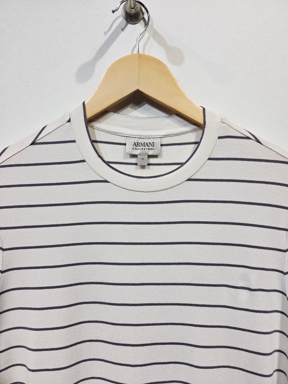 아르마니 꼴레지오니 스트라이프 반팔 티셔츠 상품이미지3