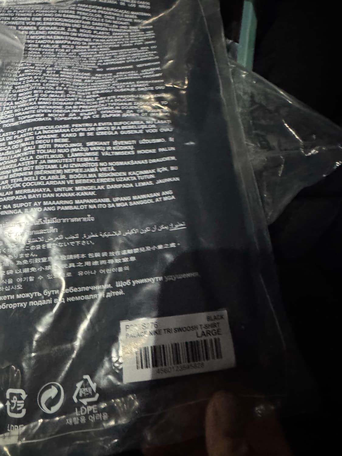 팔라스 X 나이키 트라이 스우시 티셔츠 블랙 L 새상품 판매해요  상품이미지4