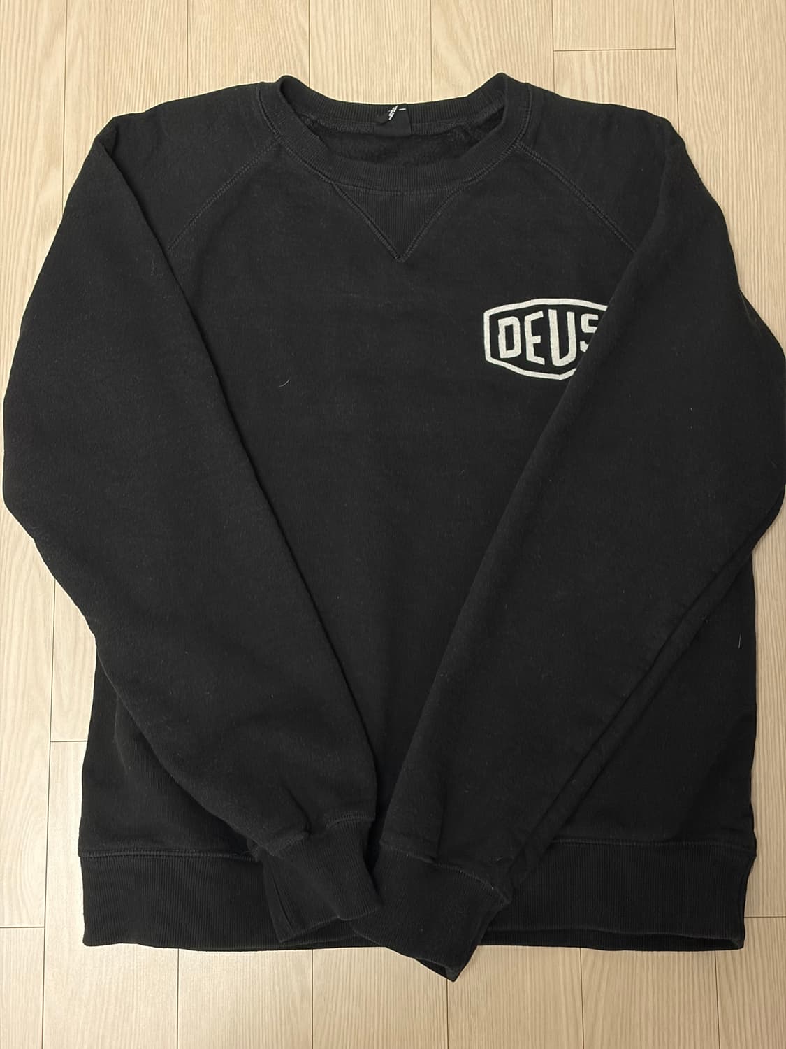 데우스 엑스 마키나 서울 어드레스 크루넥 블랙 상품이미지2