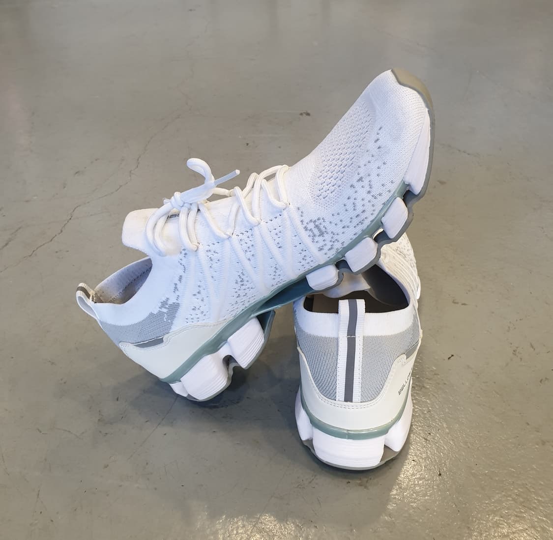 [265]밸롭 티바트 니트 런닝화 상품이미지5