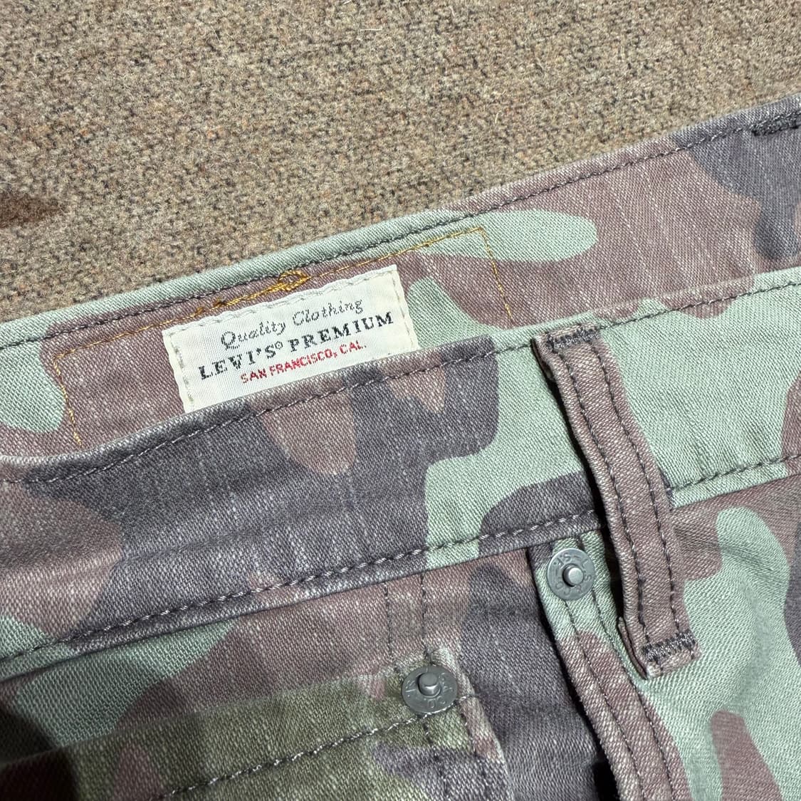 리바이스 백사틴 카모 하이볼 팬츠 32 상품이미지2