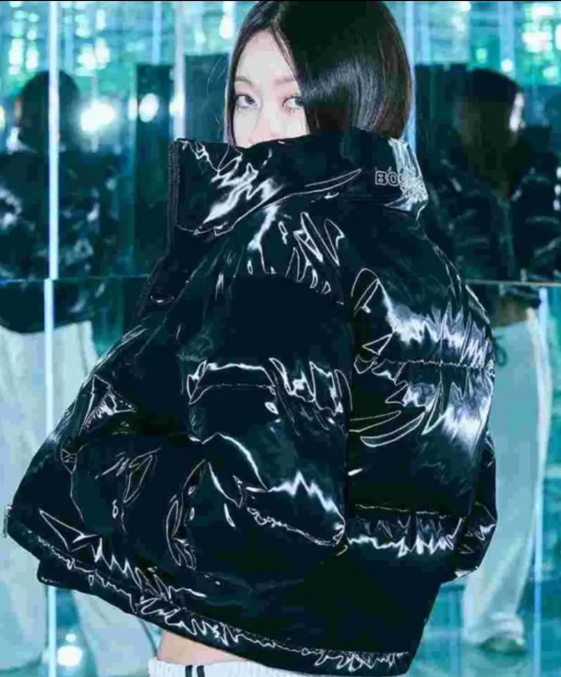 본투윈 숏패딩 여성 크롭 글로시 상품이미지3